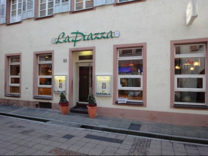 照片: La Piazza